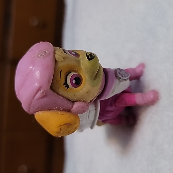2.2" Tall PAW Patrol Skye Pink helmet Jet/motorcycle outfit figure  ACTION figu - Picture 1 of 7